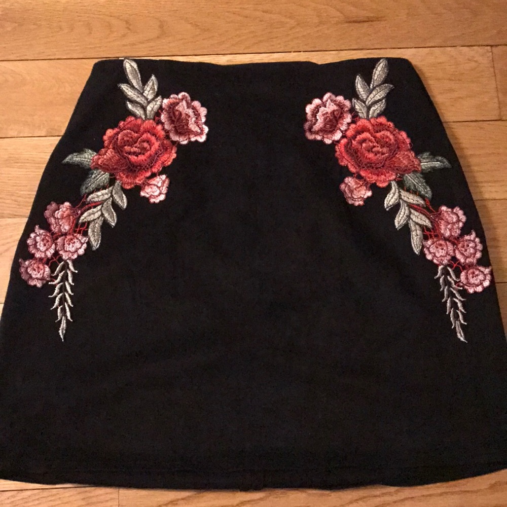 Rose embellished skirt size medium
